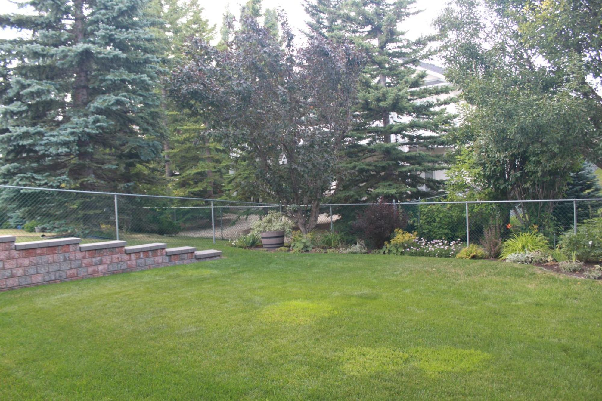 Luxury Bungalow In Nw YYC Eksteriør bilde